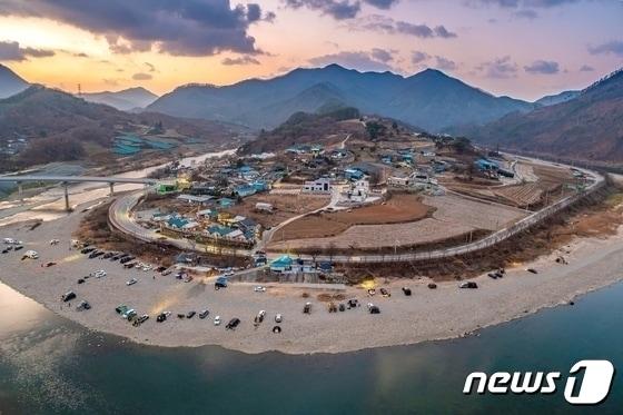 본문 이미지 -  7일 충북 충주시가 재해복구 공사로 캠핑 명소인 수주팔봉 유원지를 오는 9일부터 두달간 부분통제한다고 밝혔다.(자료사진)2024.5.7/뉴스1