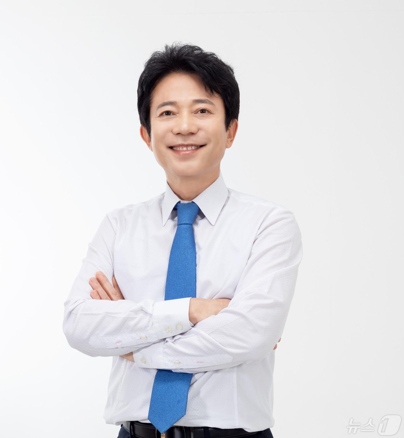 본문 이미지 - 더불어민주당 이강일 청주 상당구 당선인.
