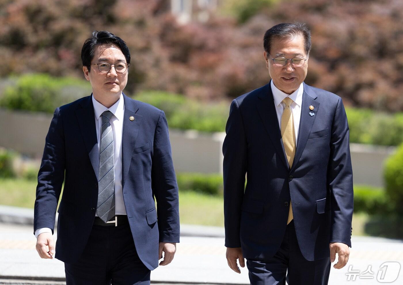 박성재 전 법무부 장관(오른쪽)과 심우정 전 검찰총장./뉴스1 ⓒ News1 이재명 기자