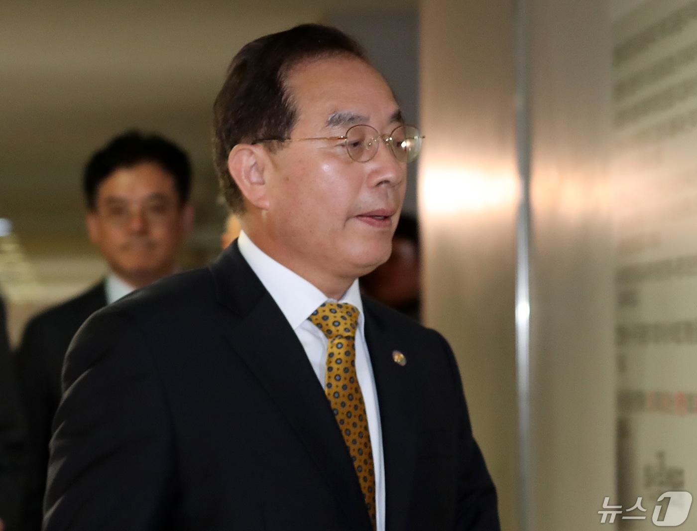 본문 이미지 - 사전 선거운동을 한 혐의 등으로 기소된 하윤수 부산시교육감이 5월 8일 오후 부산 연제구 부산고등법원에서 열린 항소심 선고 공판에 출석하고 있다.2024.5.8/뉴스1 ⓒ News1 윤일지 기자