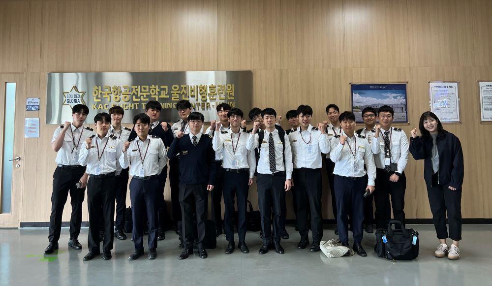 본문 이미지 - 한국교통안전공단 찾아가는 현장 항공자격시험 모습.(한국교통안전공단 제공)