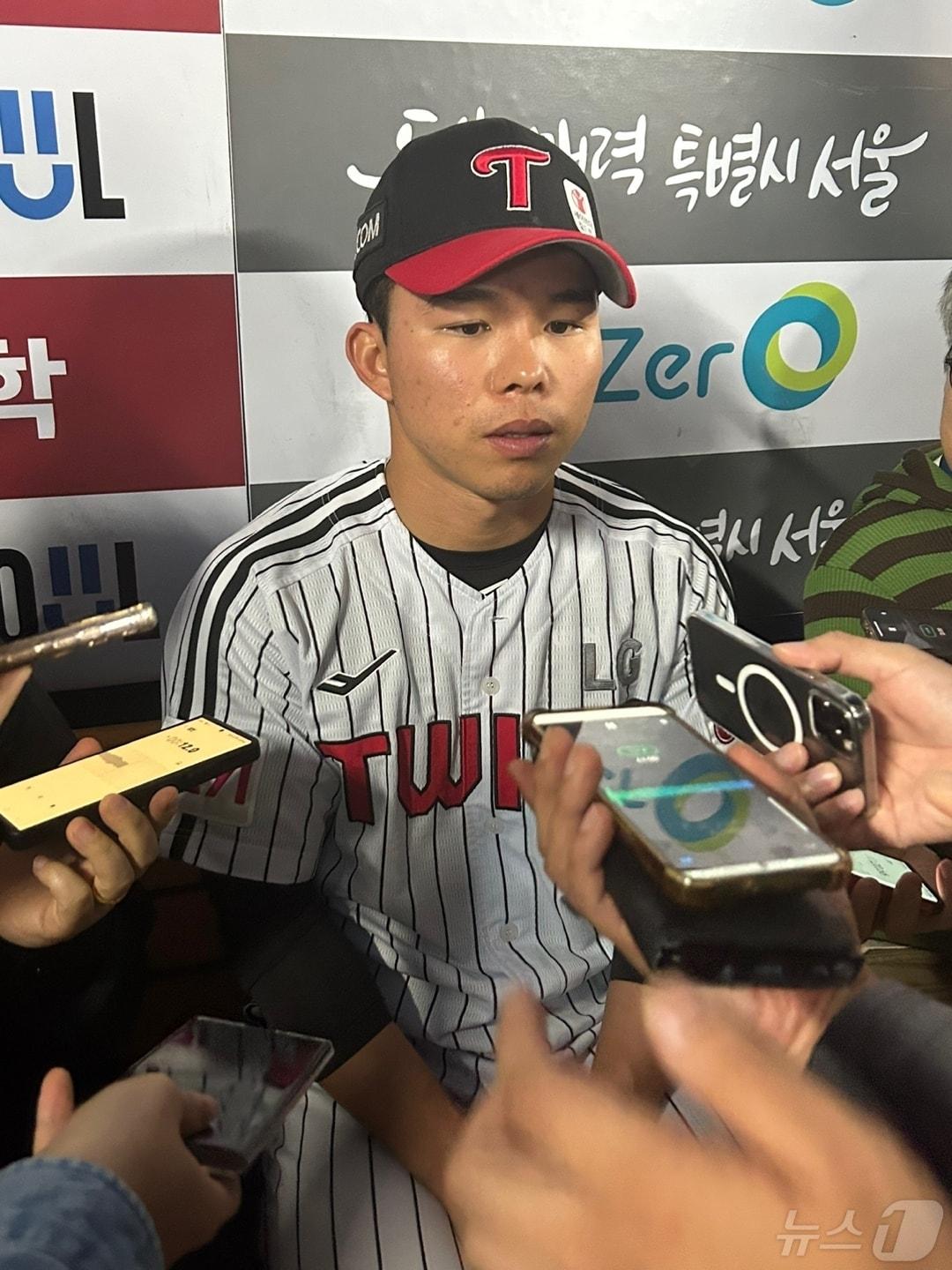 본문 이미지 - 8일 서울 잠실구장에서 열린 SSG 랜더스전에서 3타수 2안타 3타점으로 활약한 LG 트윈스 외야수 문성주. .2024.5.8/뉴스1 ⓒ News1 문대현 기자