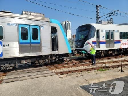 본문 이미지 - 구원연결 훈련이 진행되는 모습. (서울시 제공)ⓒ 뉴스1