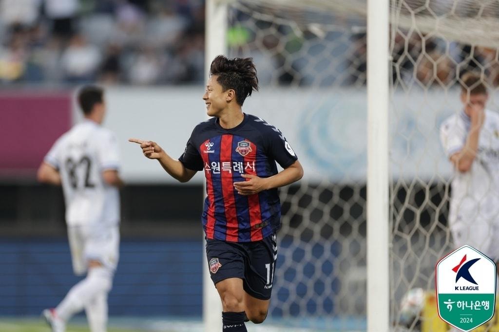 본문 이미지 - 득점을 터트린 수원FC 이승우 (한국프로축구연맹 제공)