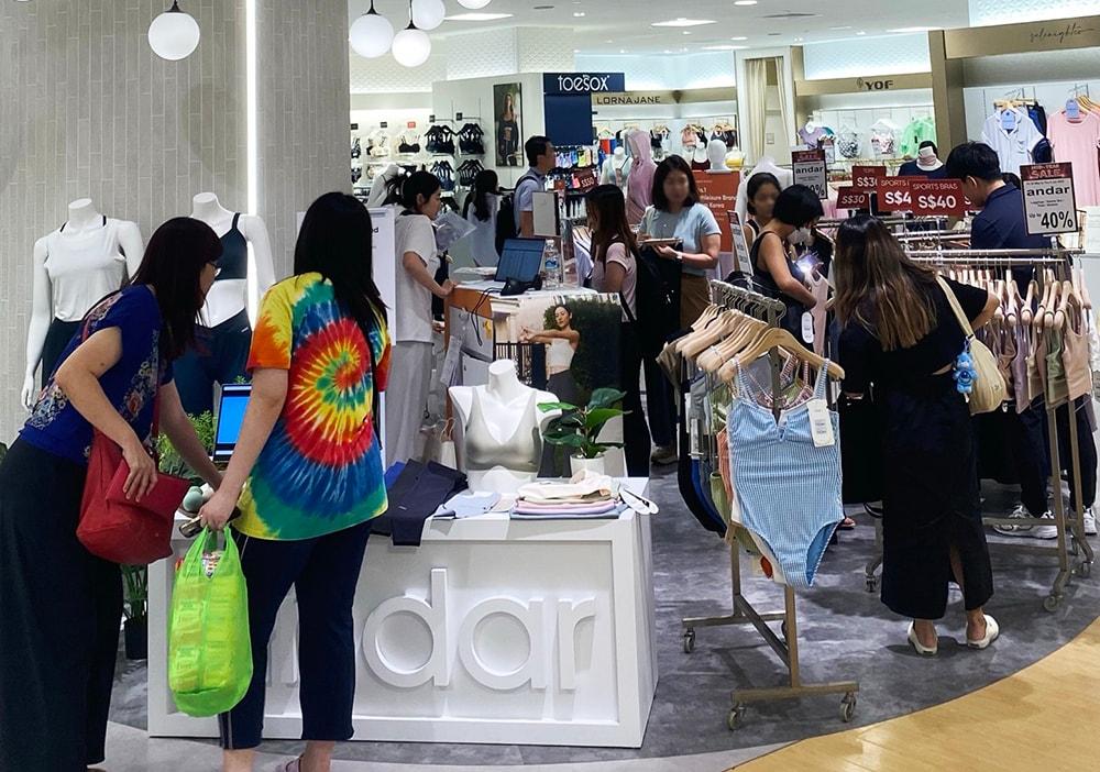 본문 이미지 - 안다르가  2호 매장을 오차드로드에 위치한 명품 쇼핑몰 다카시마야 백화점에 선보인다.(안다르제공)