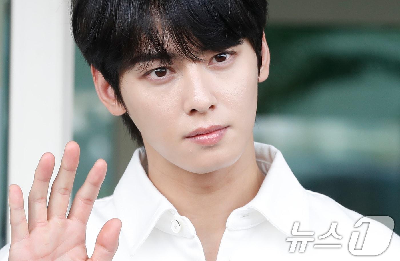 본문 이미지 - 배우 차은우가 눈부신 비주얼을 자랑했다. ⓒ News1 권현진 기자