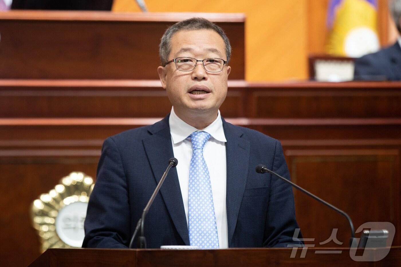본문 이미지 - 한경봉 군산시의원이 10일 열린 제264회 1차 정례회에서 5분발언을 하고 있다.(군산시의회 제공) 2024.6.10/뉴스1