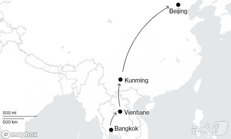 본문 이미지 - 태국 방콕~라오스 비엔티안~중국 쿤밍~중국 베이징을 잇는 철도 계획안.(블룸버그통신 갈무리).