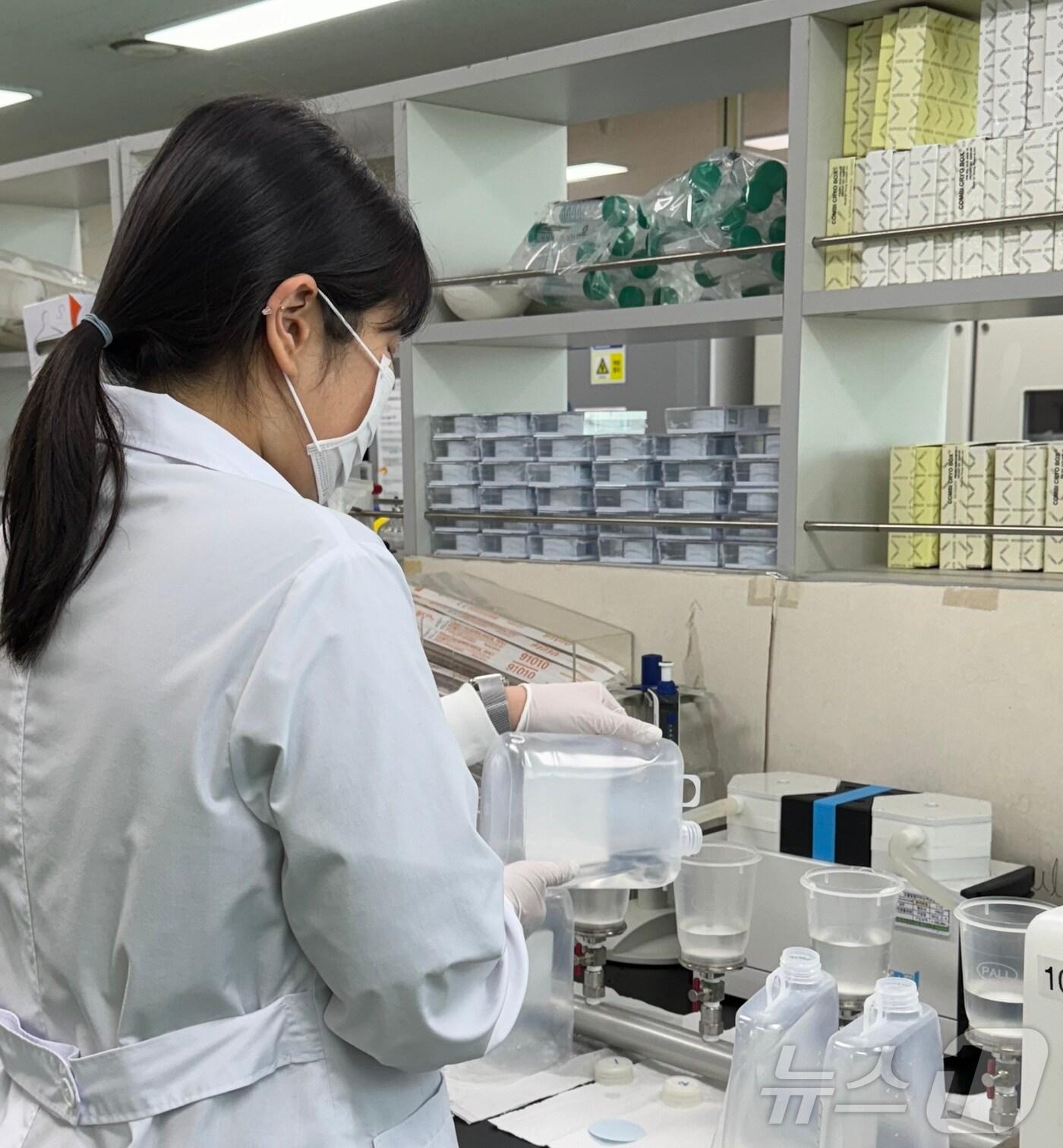 본문 이미지 - 레지오넬라균 검사.(전남도 제공) 2024.6.14/뉴스1