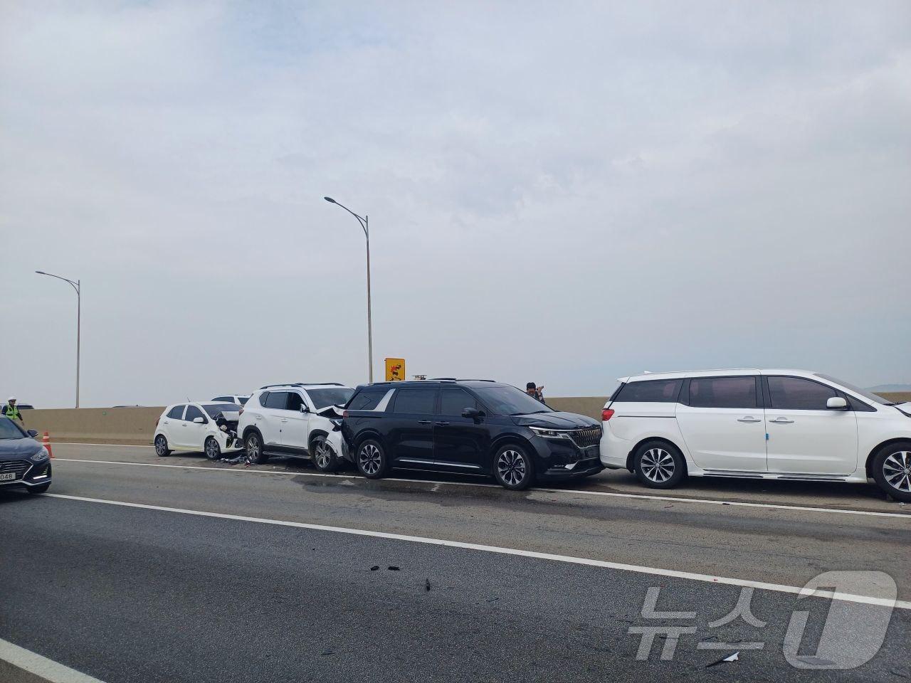 본문 이미지 - 사고 현장 모습.&#40;경기도소방재난본부 제공&#41;