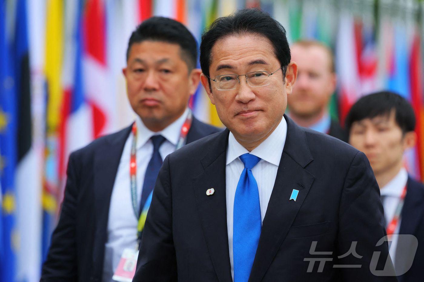 본문 이미지 - 기시다 후미오 일본 총리가 15일 스위스 루체른 인근 부르겐스톡 리조트에서 시작하는 우크라이나 평화를 위한 정상회의 개막식에 참석하고 있다. 이 회의에는 직전 이탈리아 주요7개국(G7) 정상회의에 참가했던 정상들 대다수를 포함한 50여개국 정상·대표들이 한자리에 모였다. 2024.06.15 ⓒ AFP=뉴스1 ⓒ News1 조소영기자