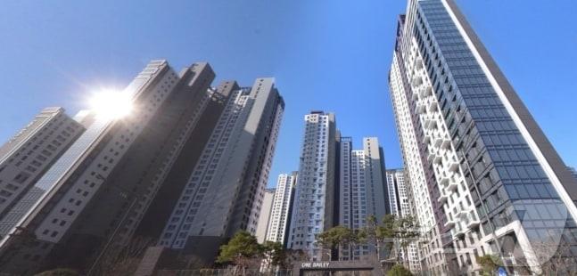 본문 이미지 - '래미안 원베일리' 네이버 지도뷰.