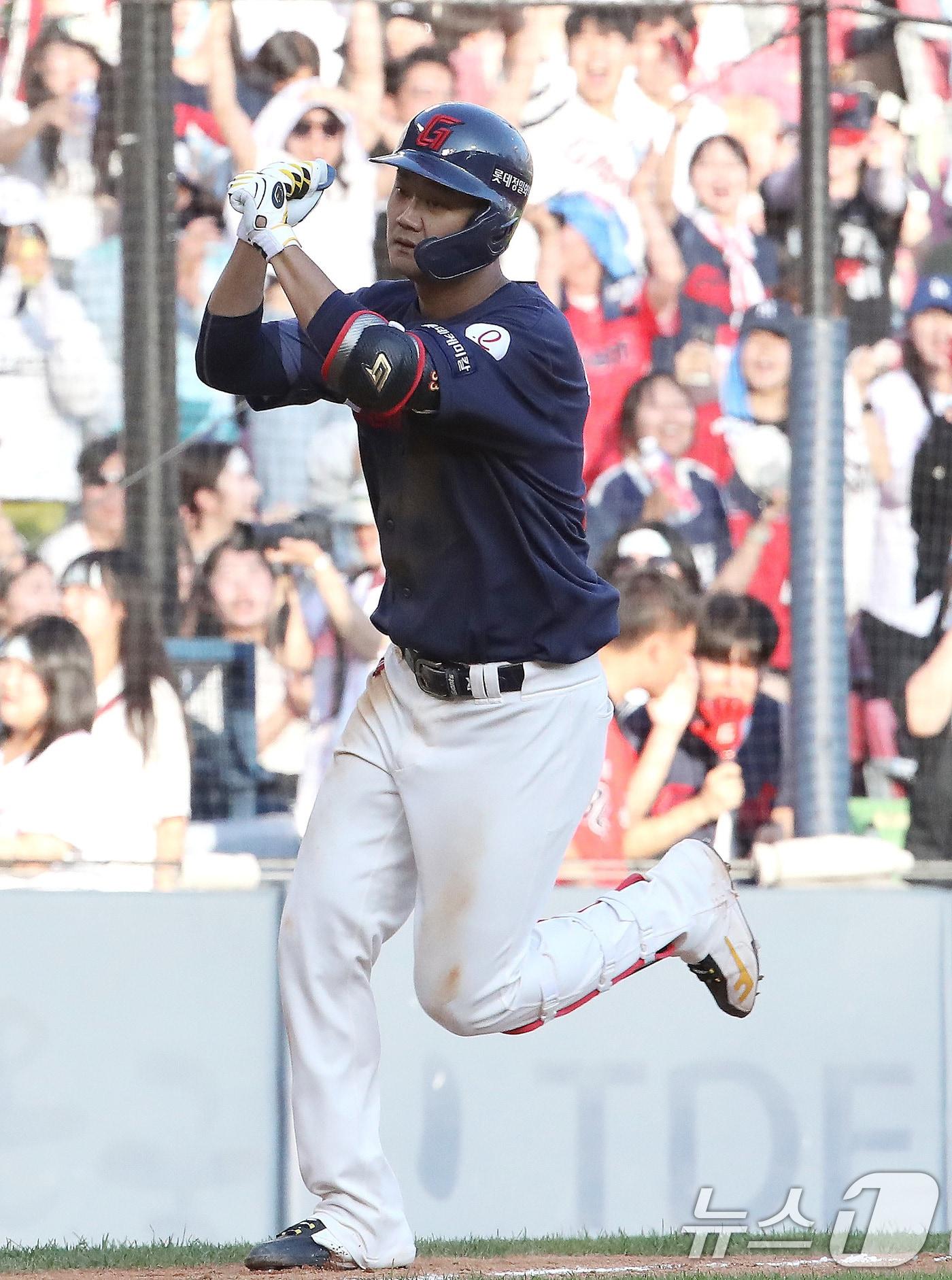 본문 이미지 - 롯데 자이언츠 손호영이 28경기 연속 안타를 기록했다. /뉴스1 DB ⓒ News1 임세영 기자