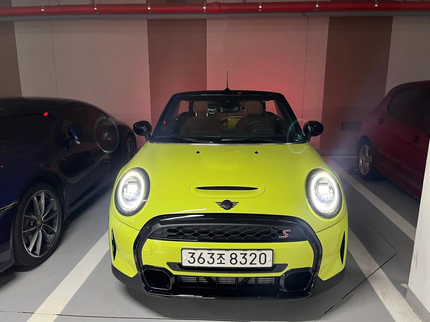 본문 이미지 -  미니 쿠퍼 S 컨버터블 외관 디자인.