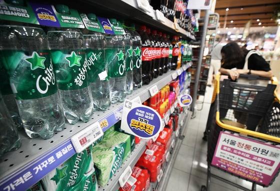 본문 이미지 - 칠성사이다가 진열돼 있는 모습 .2024.6.2/뉴스1 ⓒ News1 오대일 기자