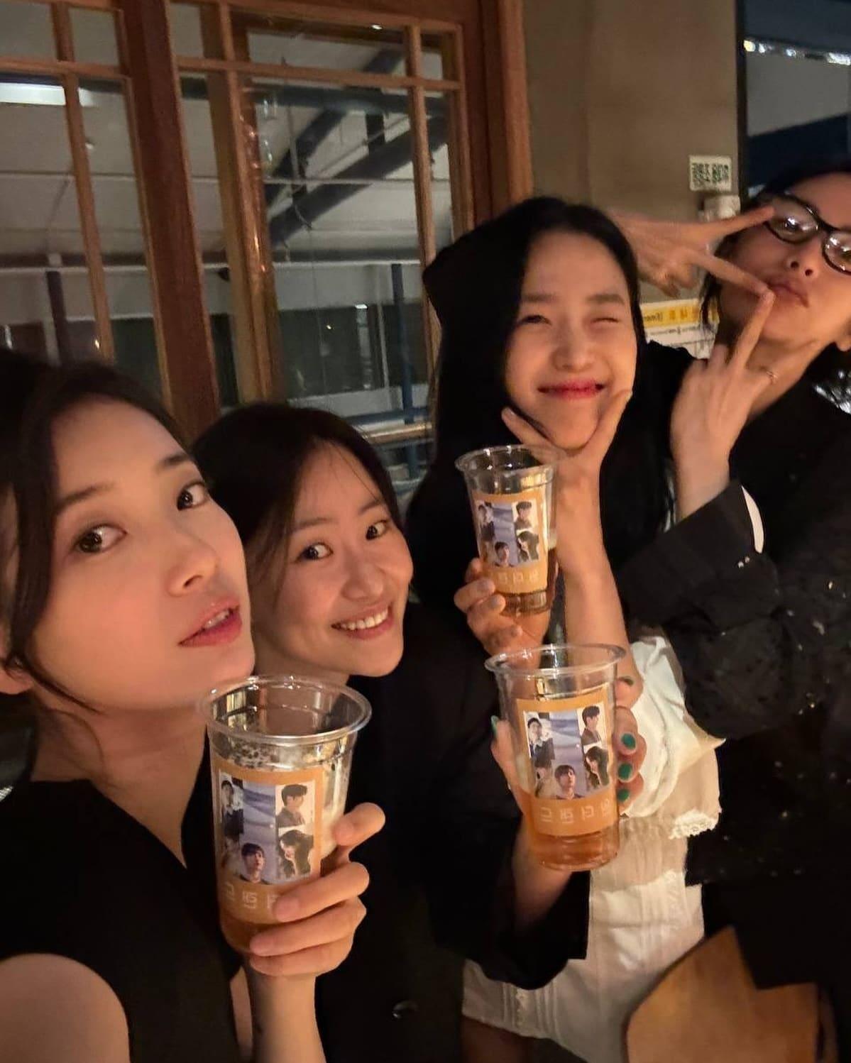 본문 이미지 - 수지, 조현아, 장희령, 나나(조현아 SNS)