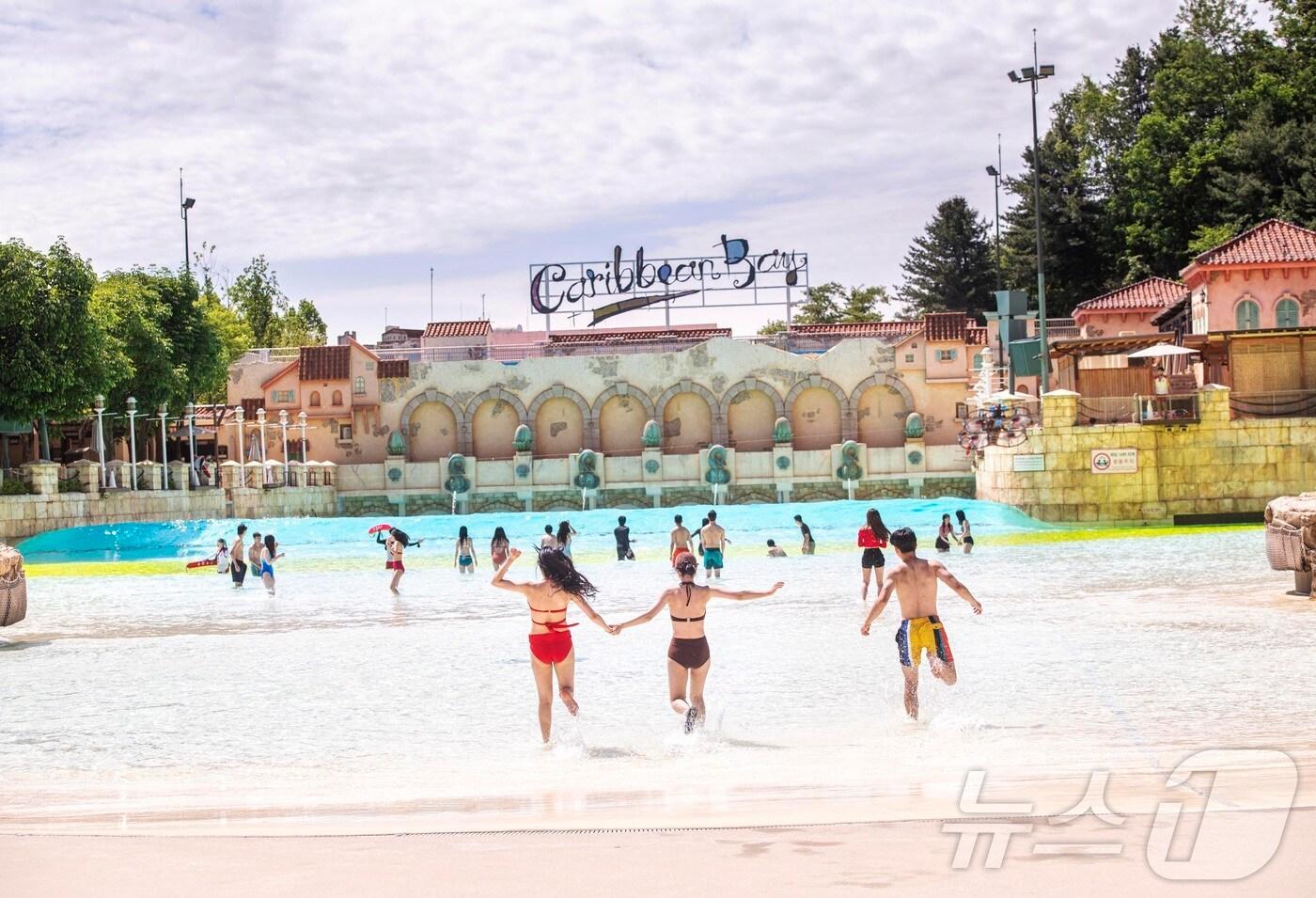캐리비안 베이 야외 파도풀(에버랜드 제공)