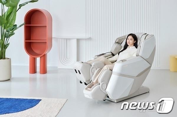 본문 이미지 - 바디프랜드의 콤팩트 헬스케어로봇 &#39;팔콘&#39;.&#40;바디프랜드 제공&#41;