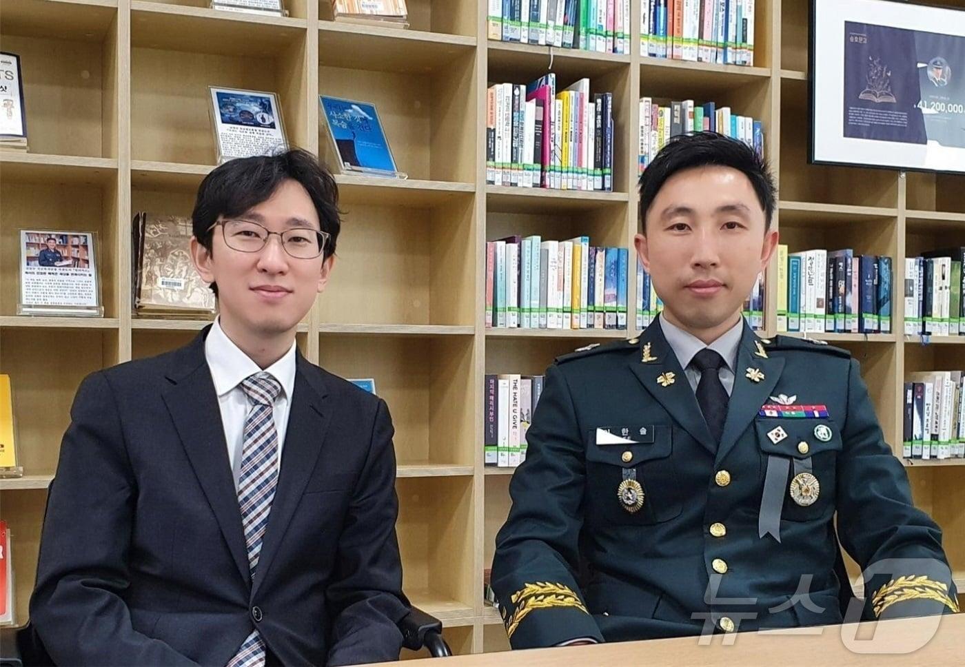 (왼쪽부터) 이장호 중앙대 영어교육과 교수와 이한솔 육군사관학교 교수. (중앙대 제공)