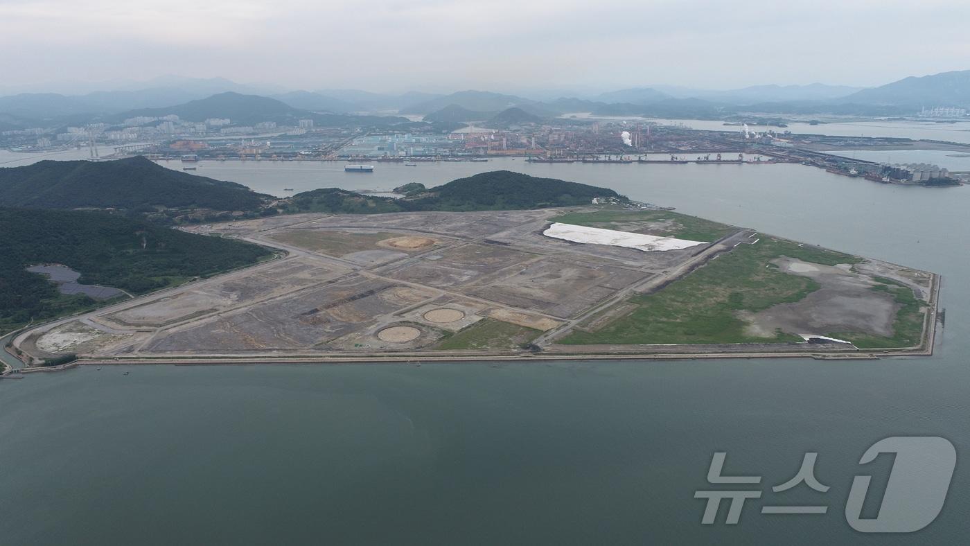 수소산업 클러스터 기회발전특구로 지정된 여수시 묘도 항만재개발사업지구(여수시 제공)2024.6.21/ 