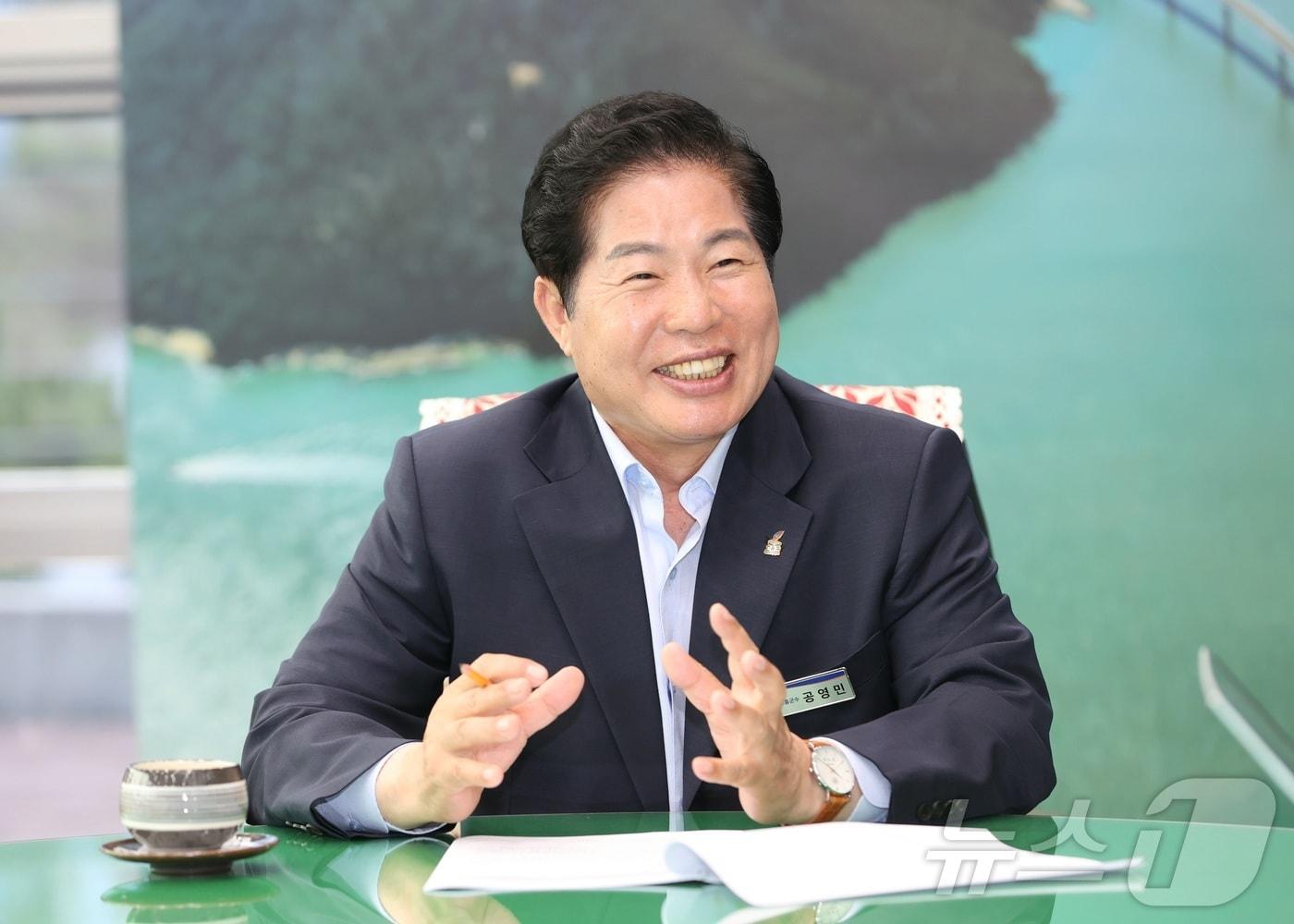 본문 이미지 - 공영민 전남 고흥군수가 21일 군청 군수실에서 뉴스1 취재진과 인터뷰를 하고 있다.&#40;고흥군 제공&#41;2024.6.21/뉴스1