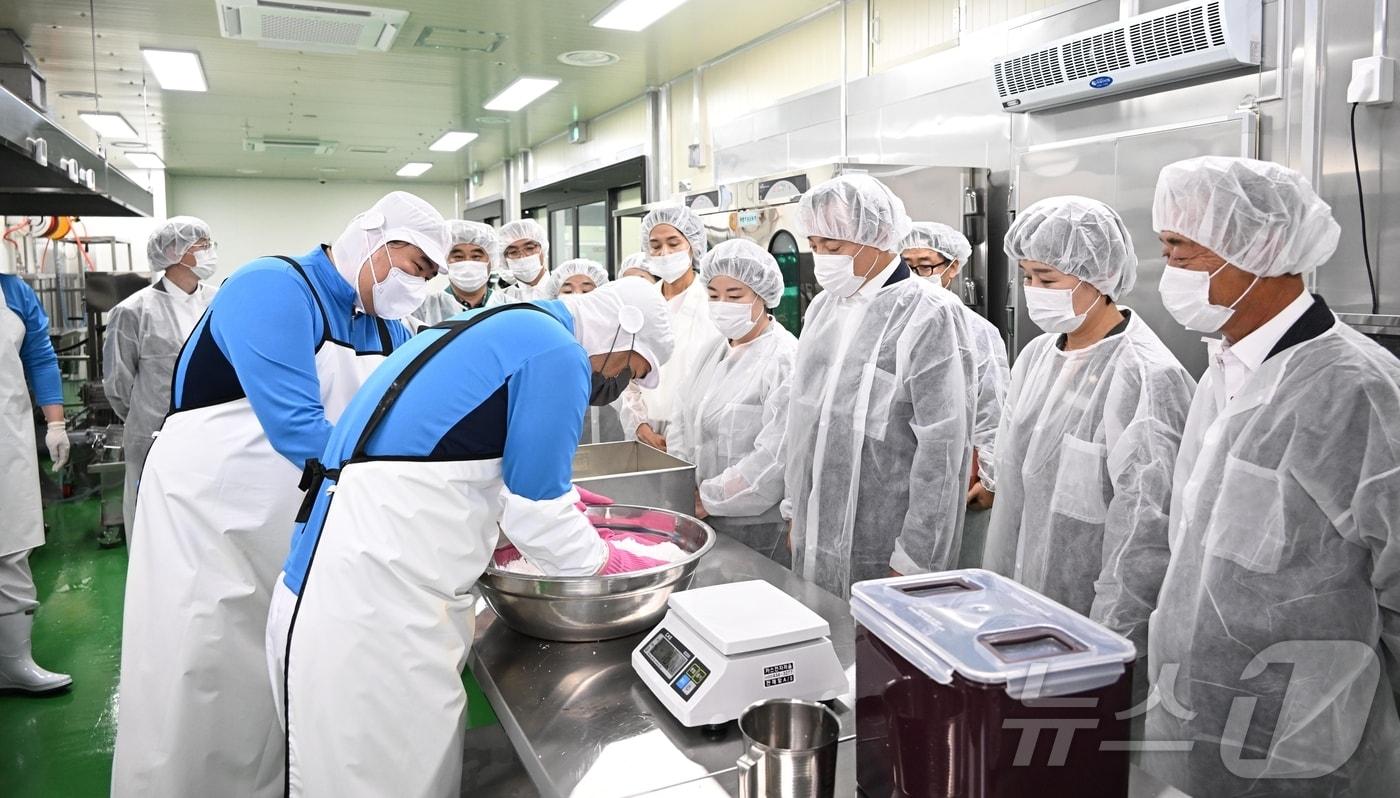 21일 오후 2시 북구장애인보호작업장에서 떡 시연 행사가 열렸다. (북구청 제공)