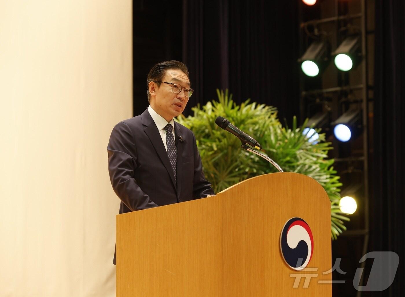 본문 이미지 - 김완기 신임 특허청장이 취임사를 전하고 있다.(특허청 제공)/뉴스1