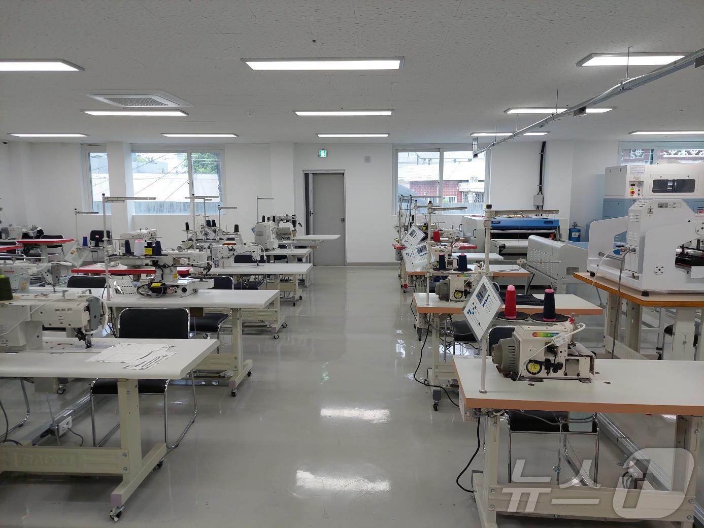 본문 이미지 - 부산경남봉제산업협동조합 시설 내부전경(부산시청 제공)