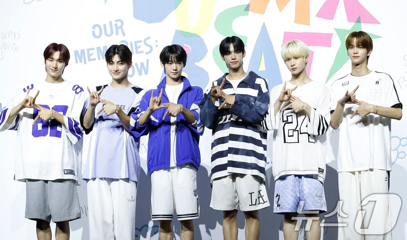 본문 이미지 - 그룹 투어스의 영재(왼쪽부터)와 지훈, 한진, 도훈, 경민, 신유 2024.6.24/뉴스1 ⓒ News1 권현진 기자