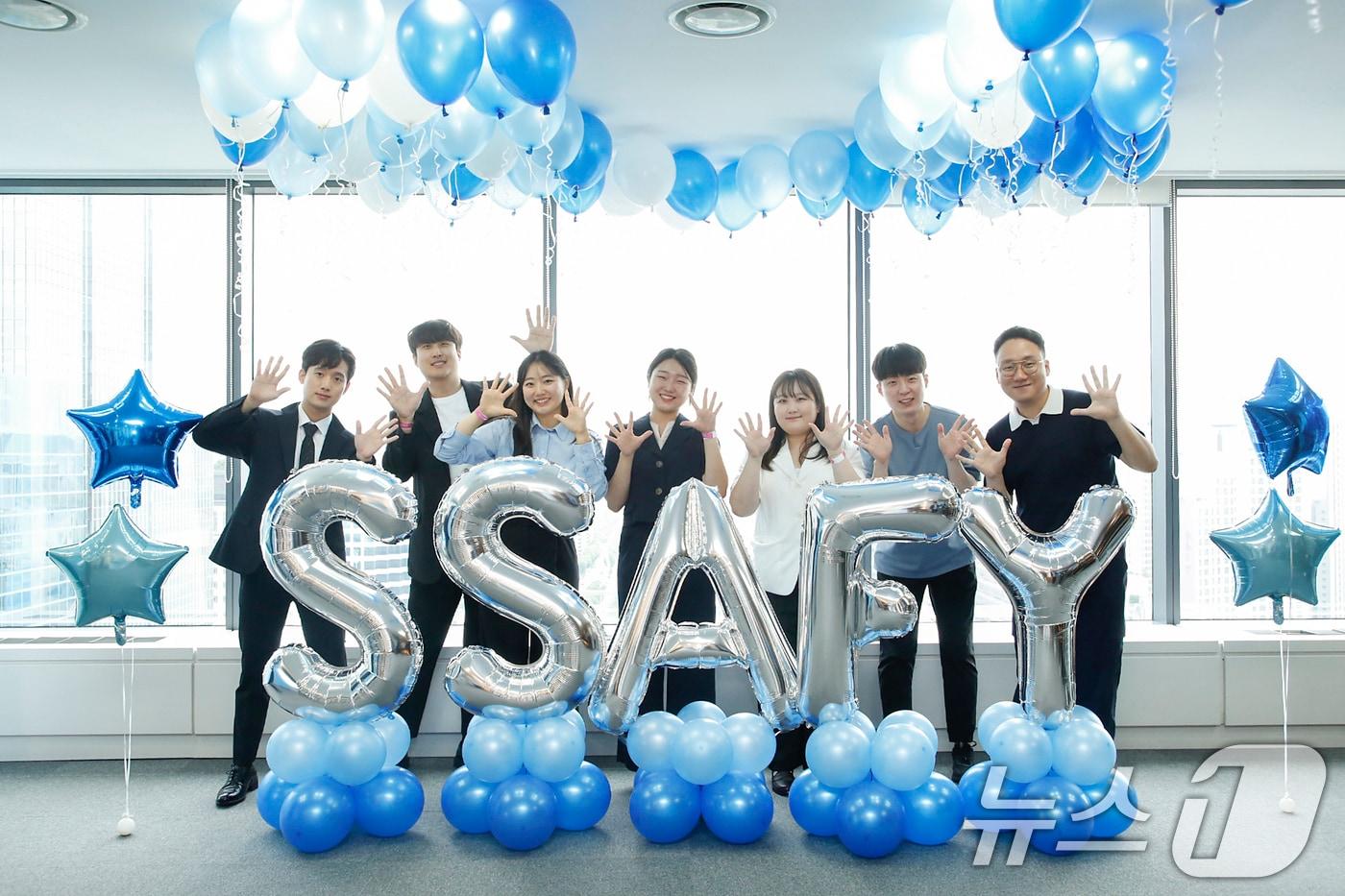 서울 강남구 삼성청년SW아카데미 서울캠퍼스에서 열린 삼성 청년 소프트웨어 아카데미(SSAFY) 10기 수료식에서 수료생들이 기념 촬영하고 있다. (사진은 기사 내용과 무관함) / 뉴스1 ⓒ News1