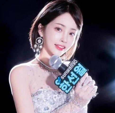 본문 이미지 - 레이싱 모델 출신 유튜버 이해른(32)씨가 숨진 사실이 뒤늦게 확인됐다. 온라인 커뮤니티 갈무리.