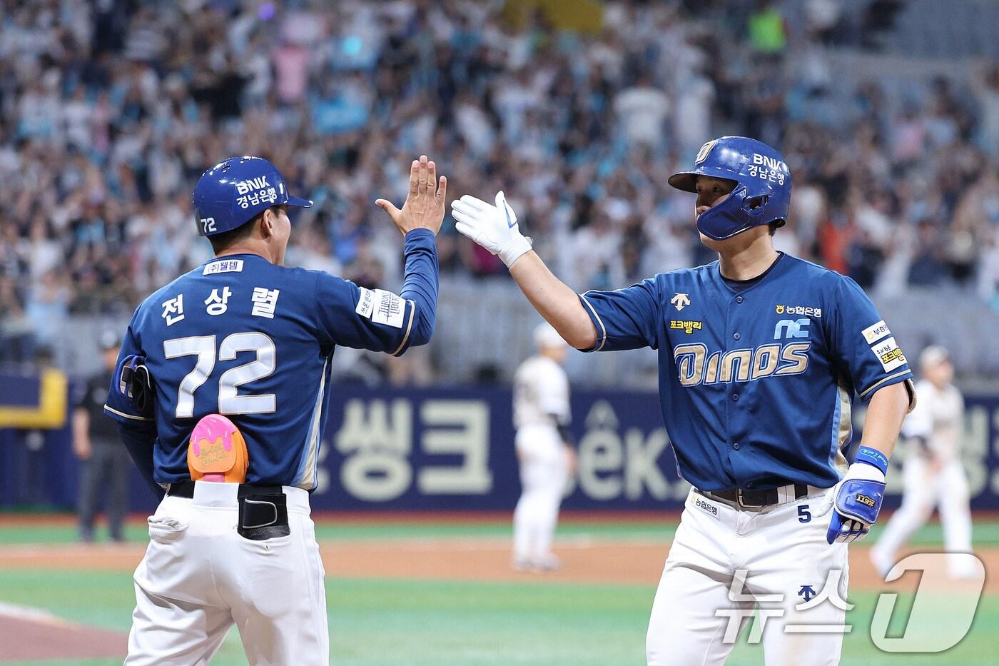 본문 이미지 - NC 다이노스가 25일 KIA 타이거즈를 7-4로 꺾고 2연패에서 탈출했다.뉴스1 ⓒ News1 신웅수 기자