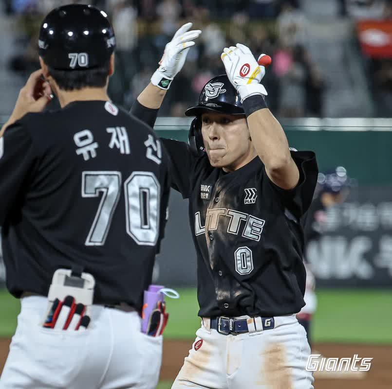 본문 이미지 - 롯데 자이언츠 황성빈 (롯데 자이언츠 제공)