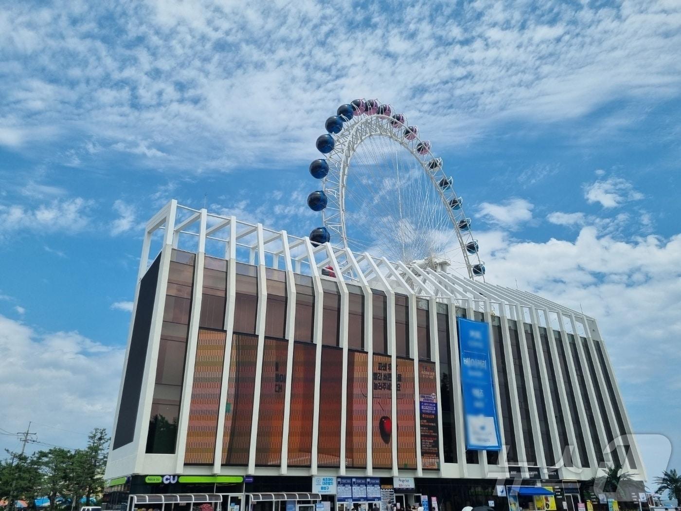본문 이미지 - 강원 속초해수욕장 대관람차 자료사진.(뉴스1 DB) 2024.6.26/뉴스1