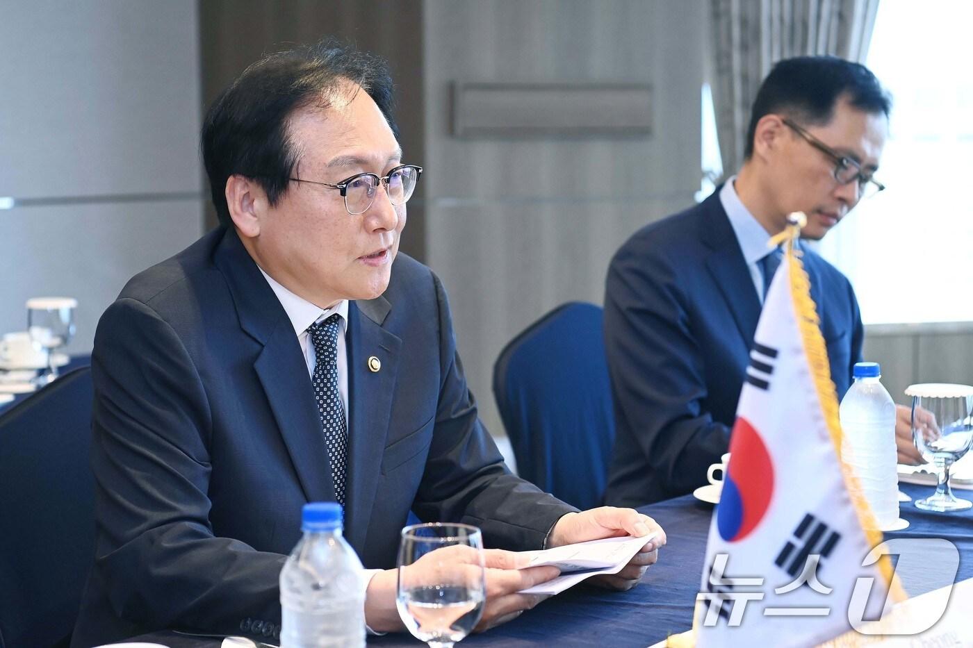 본문 이미지 - 정인교 산업통상자원부 통상교섭본부장이 26일 오후 서울 중구 소공동 롯데호텔에서 '경제동반자협정(EPA) 주한대사 간담회'를 하고 있다. (산업통상자원부 제공) 2024.6.26/뉴스1