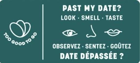 본문 이미지 - Too Good To Go의 &#34;Look-Smell-Taste&#34; 라벨은 음식물 쓰레기를 줄이기 위해 시작됐다. 라벨은 참여 기업의 제품의 유통기한 옆에 부착된다. 2024.06.26/ &lt;출처: Too Good To Go 홈페이지&gt;