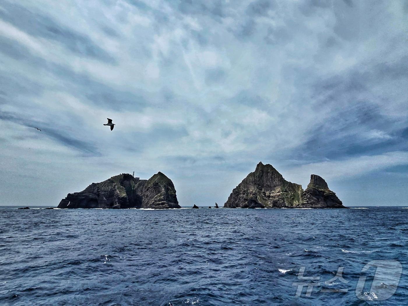 본문 이미지 - 지난 25일 경북 울릉군 울릉읍 독도 모습. 2024.6.28/뉴스1 ⓒ News1 황덕현 기후환경전문기자