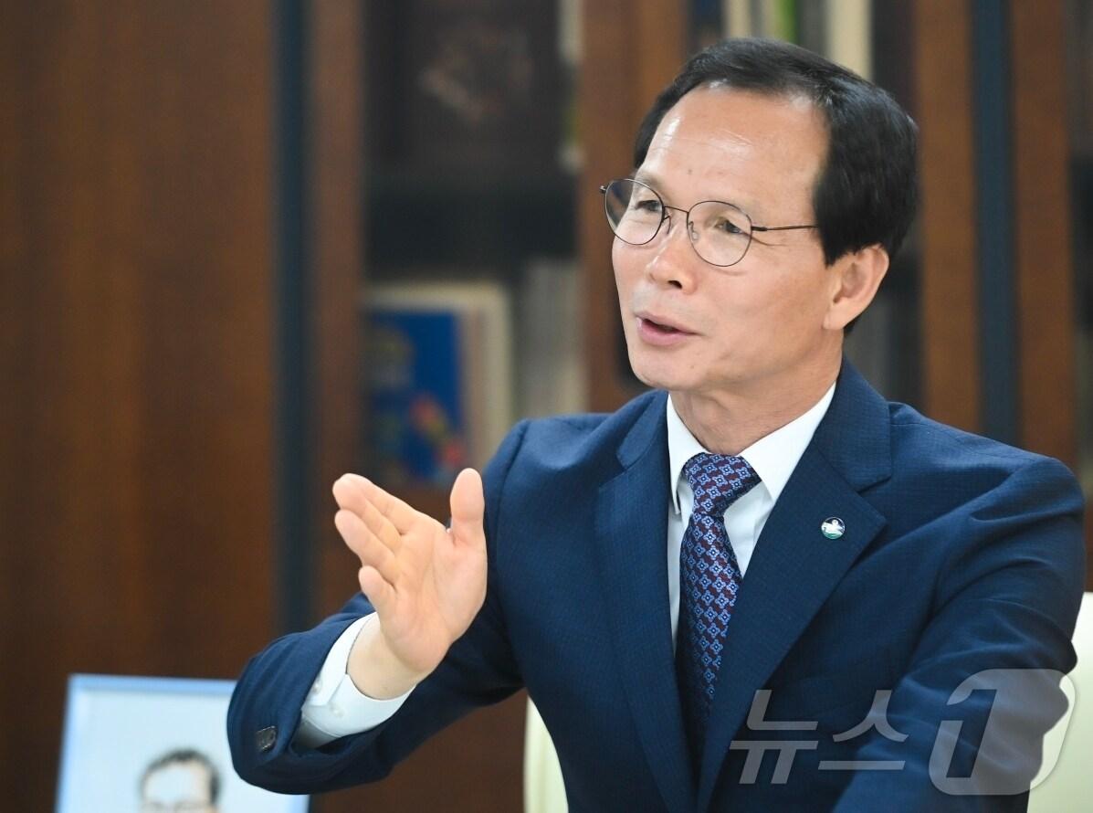 본문 이미지 -  조병옥 음성군수.