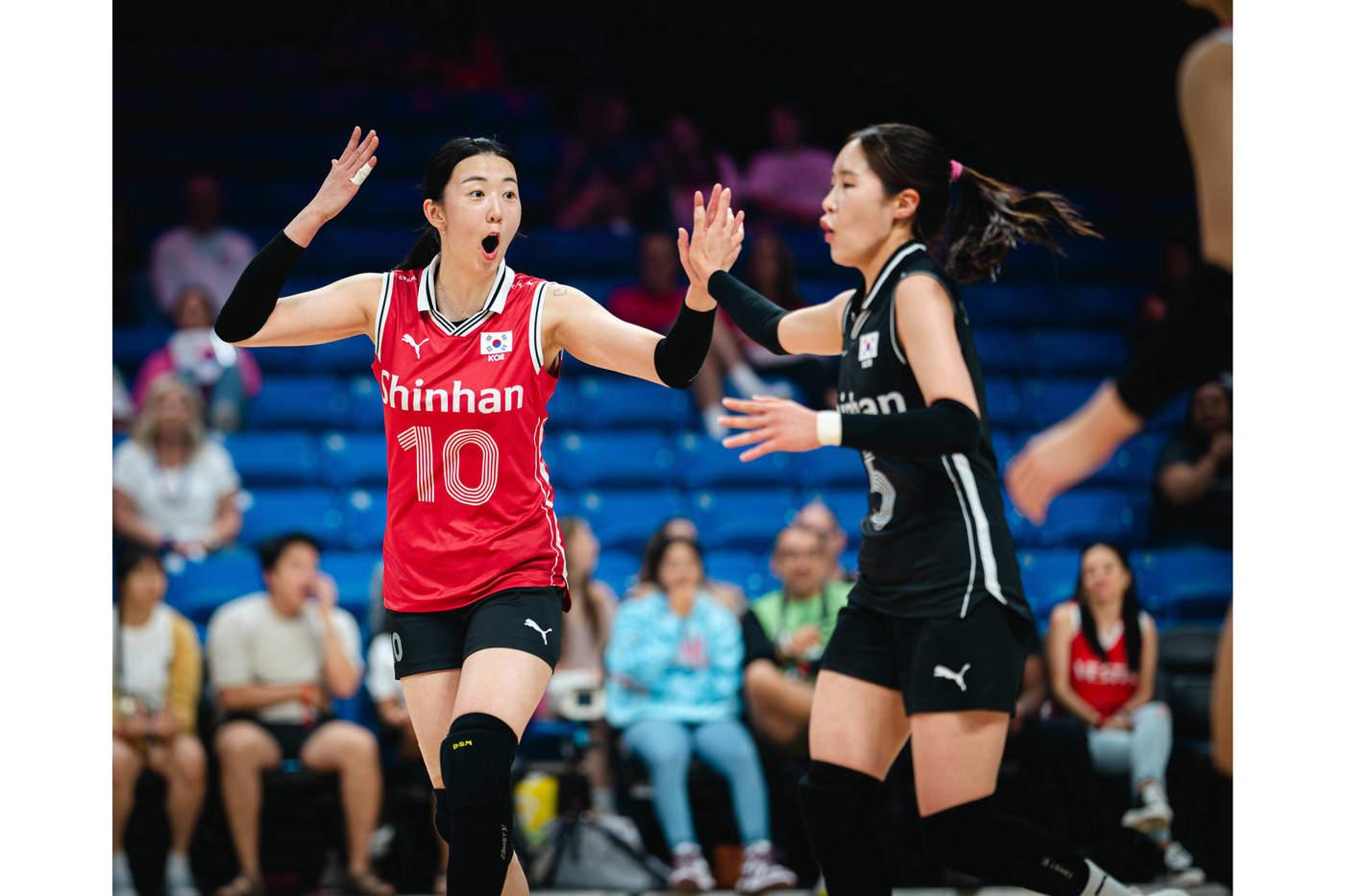 한국 여자배구대표팀이 캐나다에 셧아웃 패배를 기록했다 (국제배구연맹 홈페이지)