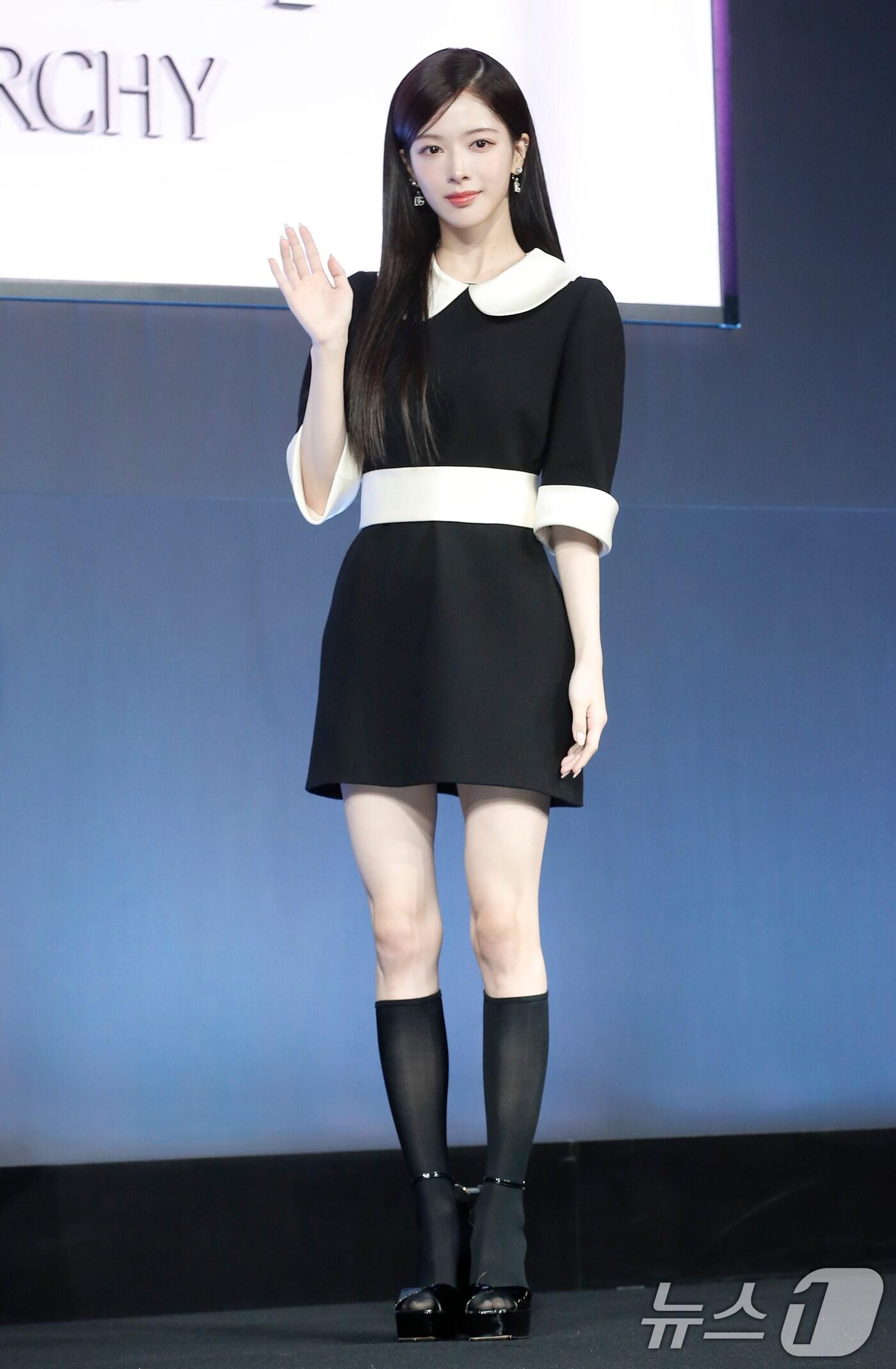 본문 이미지 - 배우 노정의가 3일 서울 중구 앰배서더 서울 풀만 호텔에서 열린 넷플릭스 시리즈 '하이라키' 제작발표회에서 포즈를 취하고 있다. '하이라키'는 상위 0.01%의 소수가 질서이자 법으로 군림하는 주신고등학교에 비밀을 품고 입성한 전학생이 그들의 견고한 세계에 균열을 일으키며 벌어지는 하이틴 스캔들을 그린다. 2024.6.3/뉴스1 ⓒ News1 권현진 기자