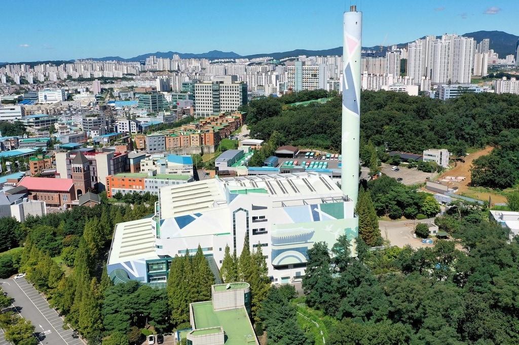 본문 이미지 - 경기 수원시 자원회수시설(영통소각장) 전경. (수원시 제공) 2024.6.3 / 뉴스1