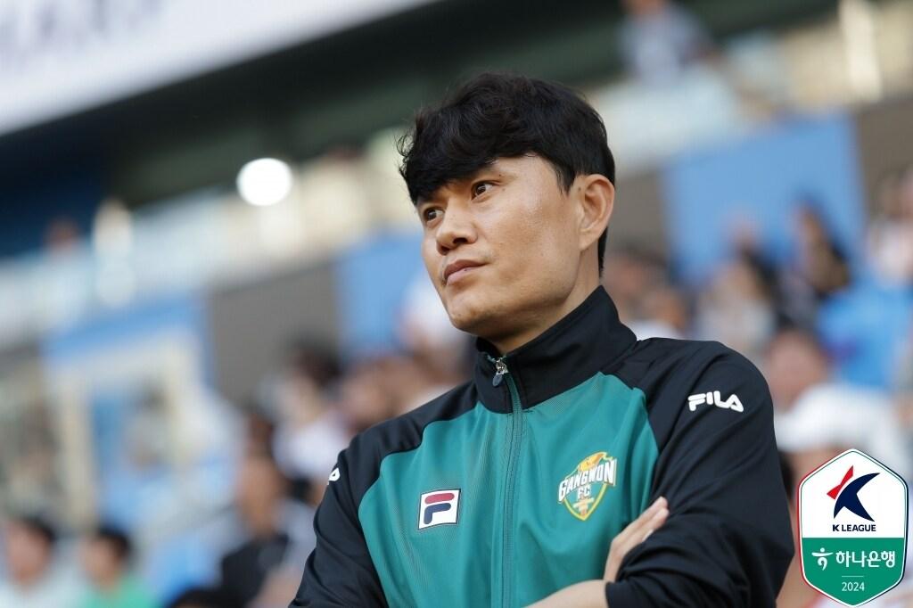 본문 이미지 - 강원FC 정경호 수석코치. (한국프로축구연맹 제공)