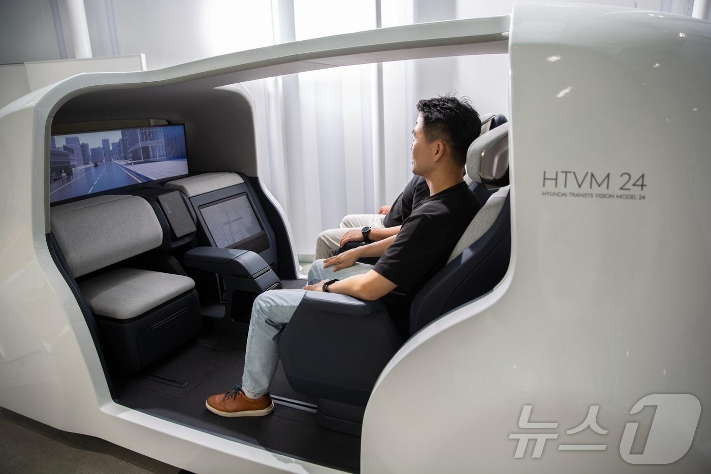 경기 화성시 동탄에 있는 현대트랜시스의 동탄시스연구센터 1층에 전시된 HTVM 24.(현대트랜시스 제공)