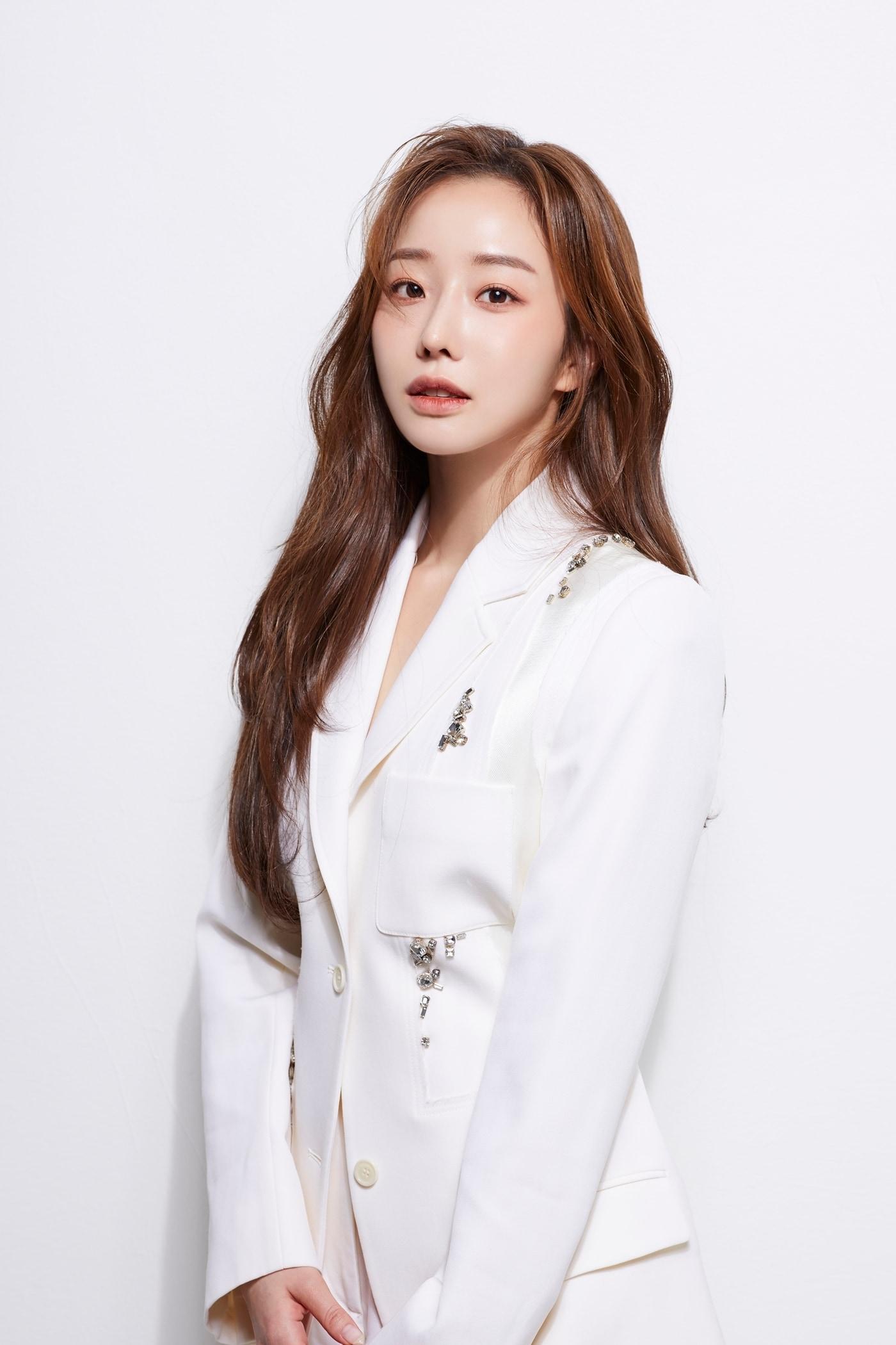 본문 이미지 - 문예원 / 애닉이엔티