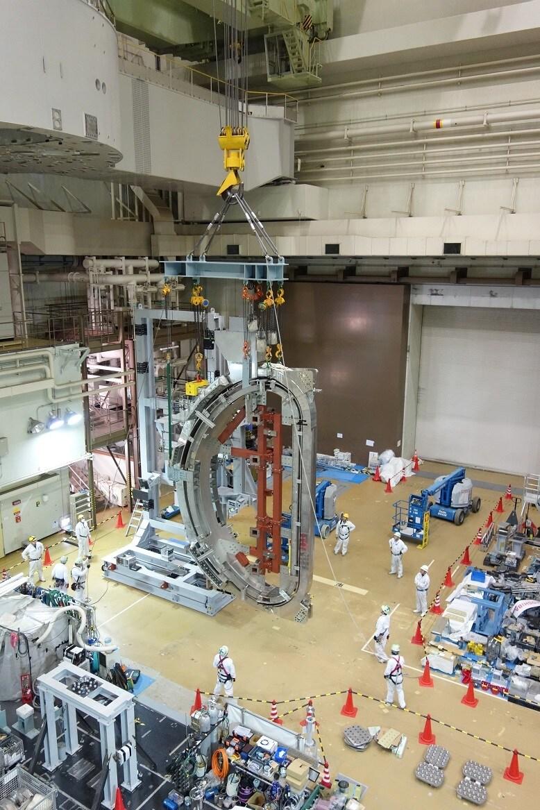 본문 이미지 - 국제핵융합실험로(ITER)의 핵심 부품인 코일이 만들어지는 모습 (Credit: ITER 제공) 2024.07.01 /뉴스1