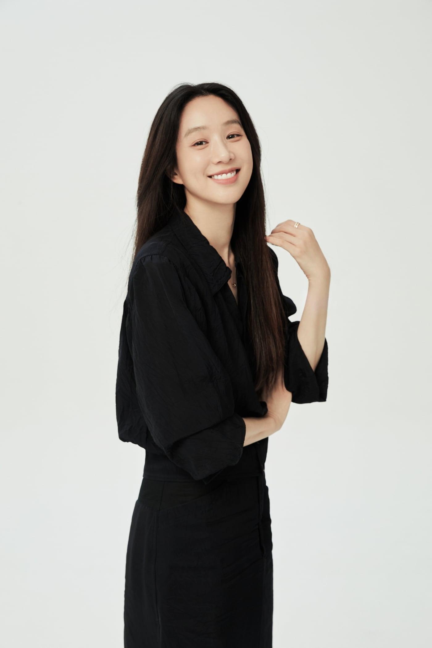 본문 이미지 - 배우 정려원 / 블리츠웨이스튜디오 제공