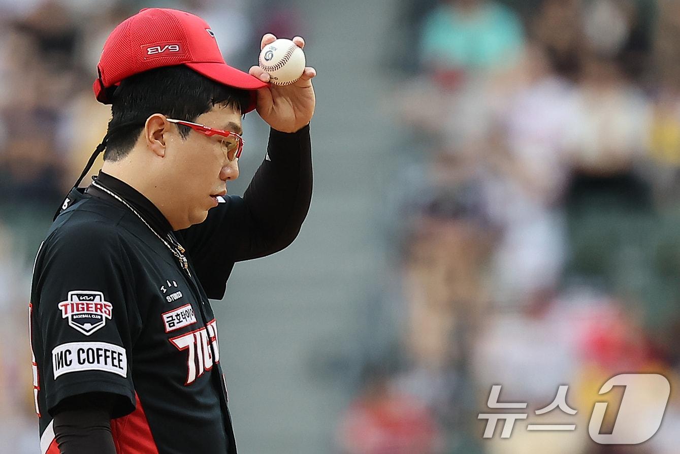 본문 이미지 - KIA 타이거즈 양현종이 17일 삼성 라이온즈전에서 5회를 채우지 못하고 강판했다. / 뉴스1 DB ⓒ News1 김진환 기자