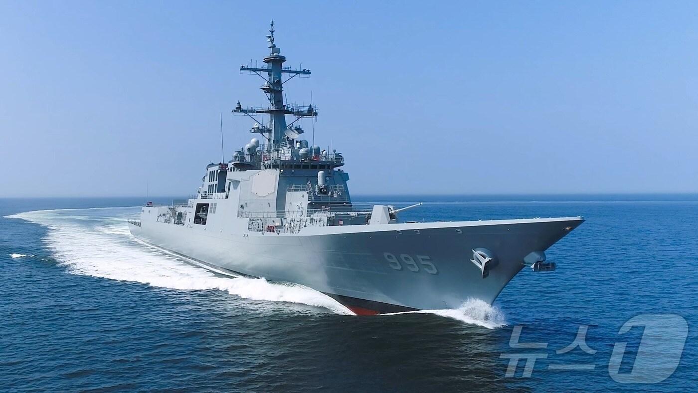 HD현대중공업이 건조해 2024년 말 해군에 인도 예정인 차세대 이지스 구축함(KDX-III Batch-II) 1번함 '정조대왕함'의 시운전 모습(HD현대 제공)