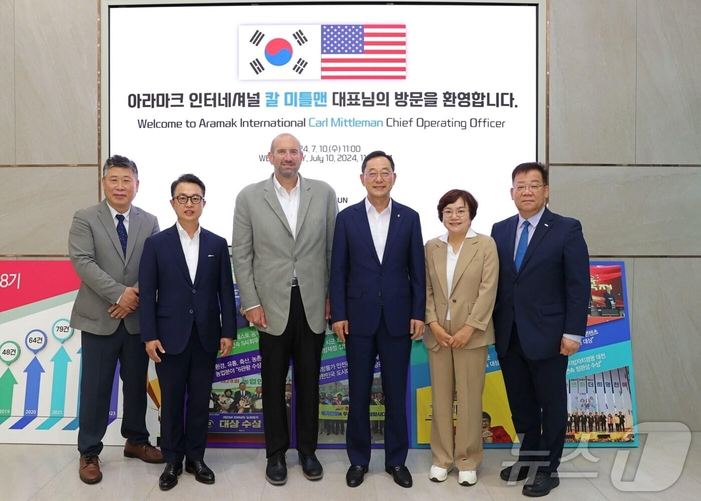 본문 이미지 - 아라마크 인터네셔널 칼미틀맨 대표 해남군 방문 (해남군 제공)/뉴스1 