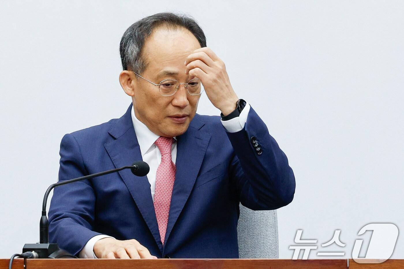 본문 이미지 - 추경호 국민의힘 원내대표가 12일 오전 서울 여의도 국회에서 열린 원내대책회의에 자리하고 있다. 2024.7.12/뉴스1 ⓒ News1 안은나 기자